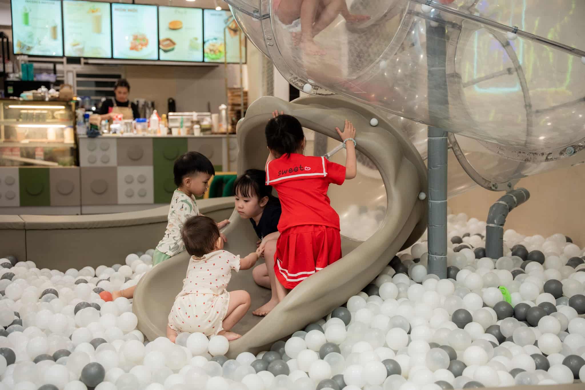 Mô hình cafe kết hợp khu vui chơi